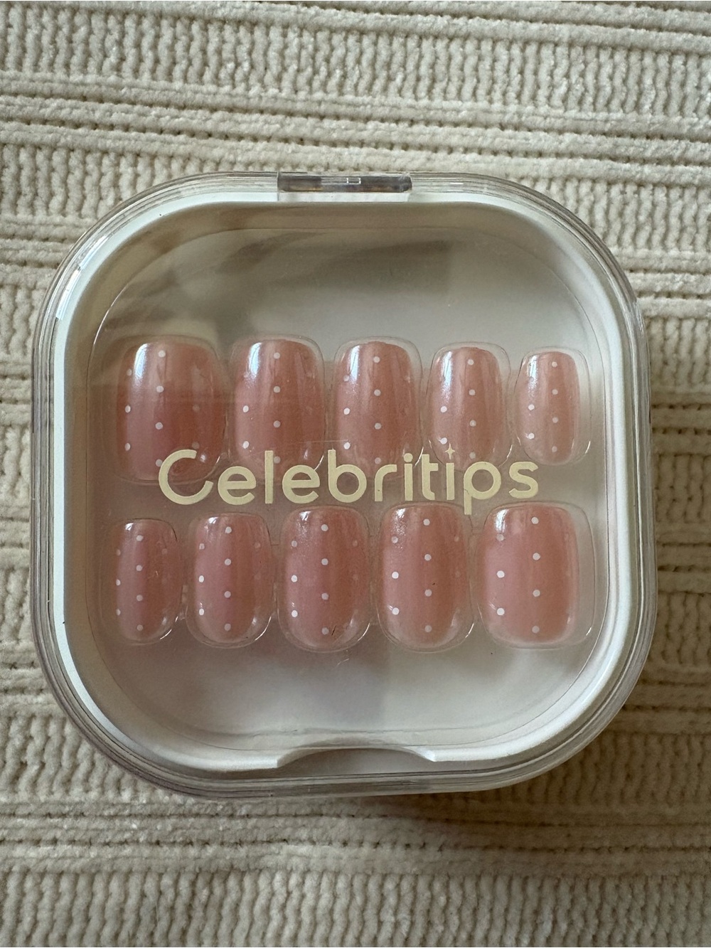 Celebritips Pink Polka Dot Press-On Nails Angel Glaze Dot - short squoval